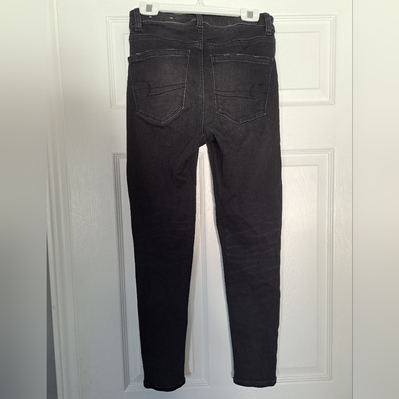 American Eagle Size 2 short Black Skinny Jeans - Picture 2 of 2